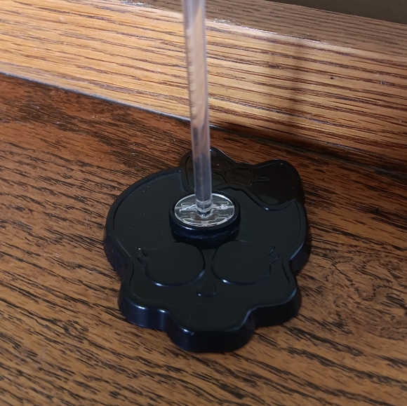 Monster High Doll Stand - Picture 2 of 2